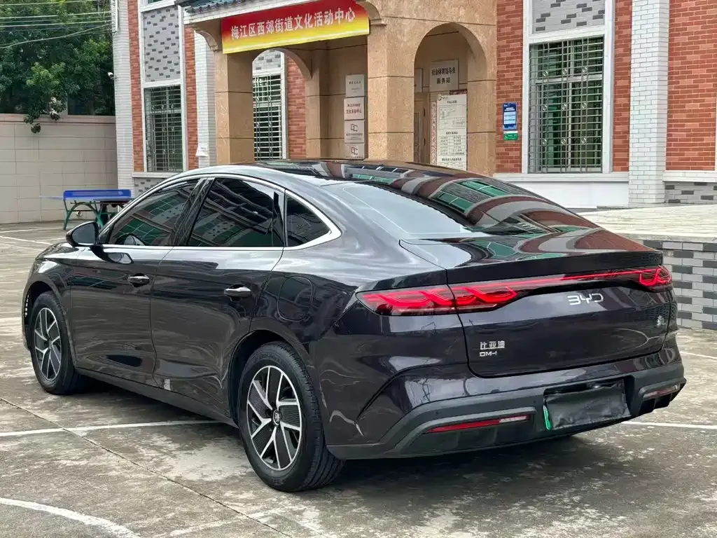 BYD Qin L — фото 10