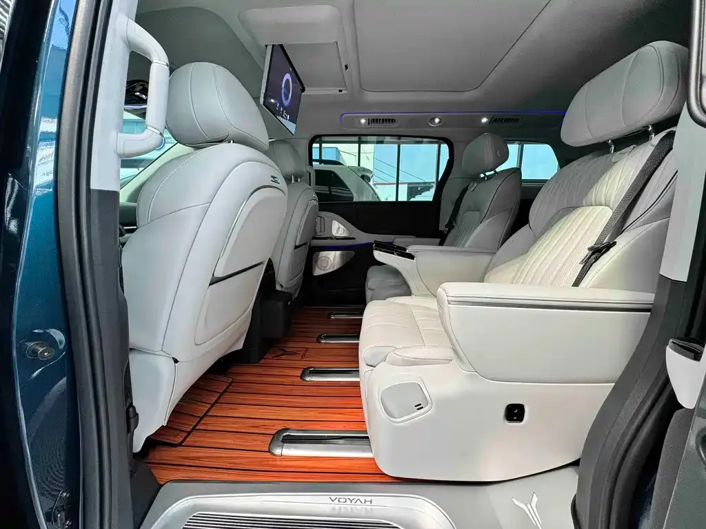VOYAH Dreamer — фото 2