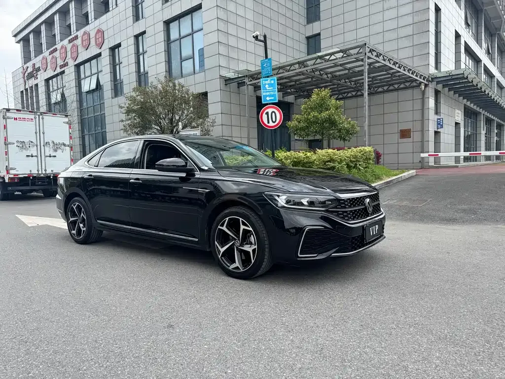 Volkswagen Passat — фото 3