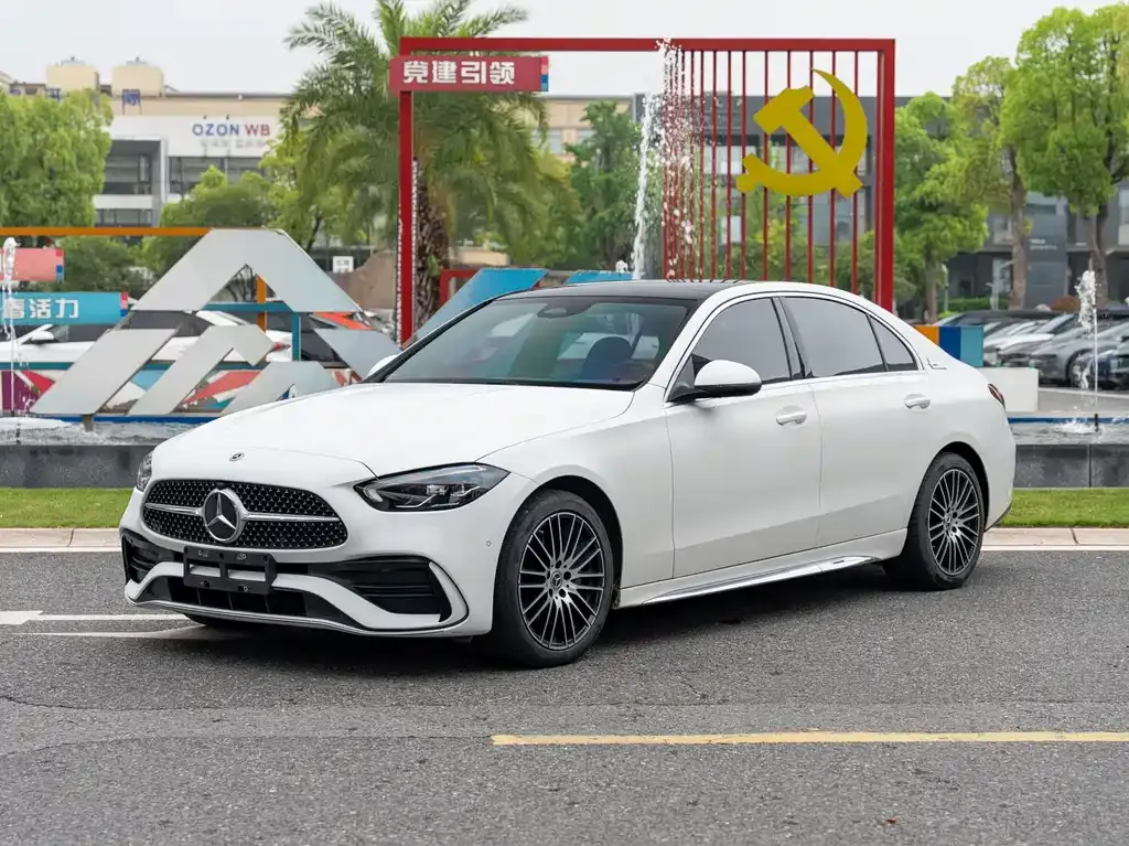 Mercedes-Benz C-Class — фото 1