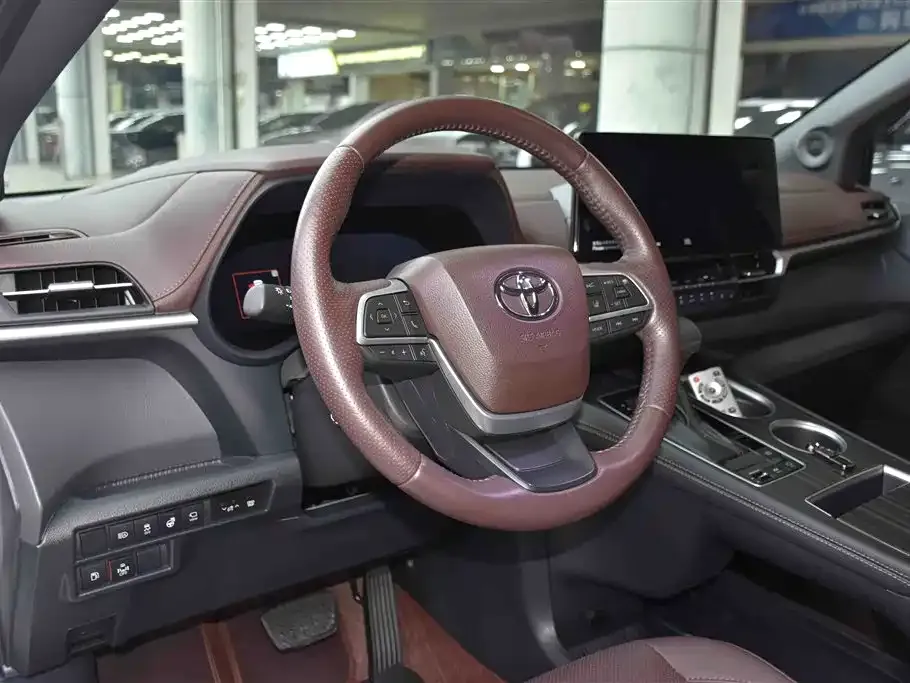 Toyota Sienna — фото 2