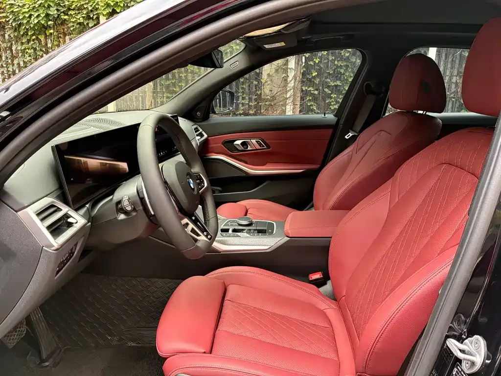 BMW 3 Series 2026 из CN, фото 6