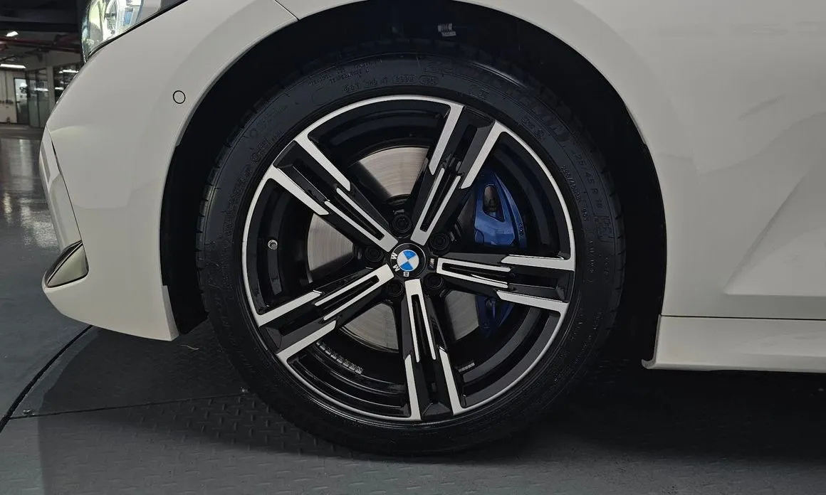 BMW 3-Series 2025 из KR, фото 5