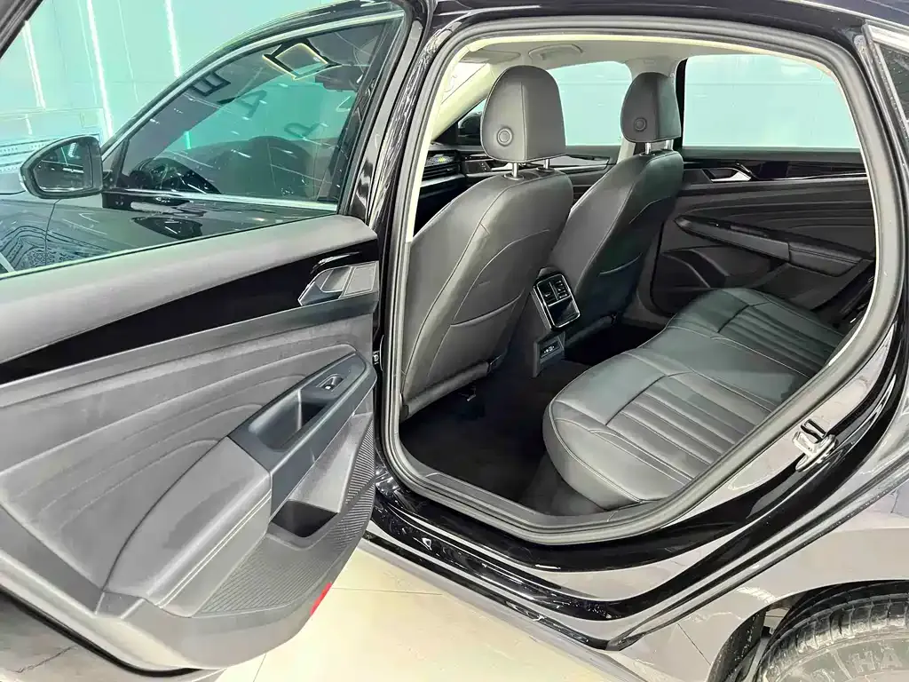 Volkswagen Passat — фото 9