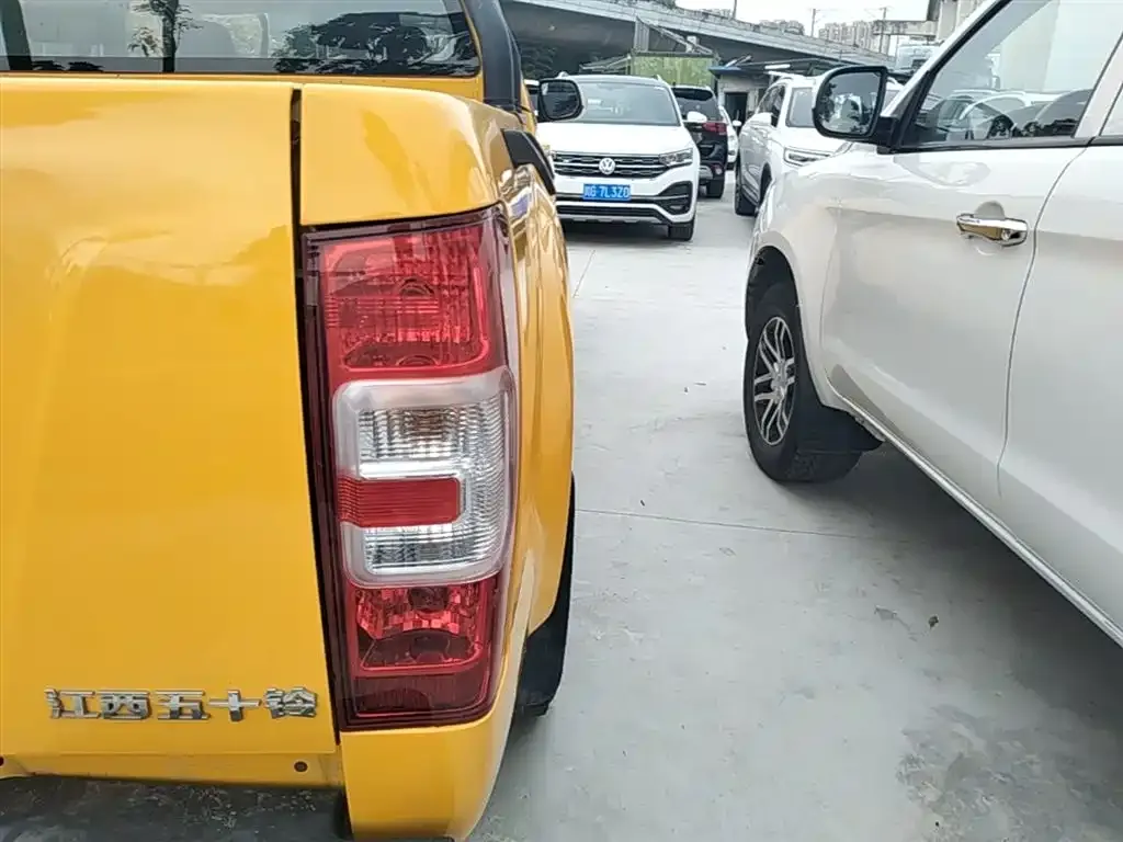 Isuzu RE-MAX 2023 из CN, фото 4