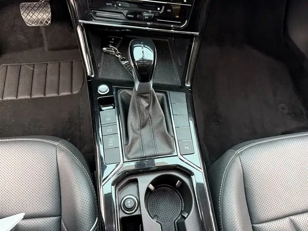 Volkswagen Passat — фото 10