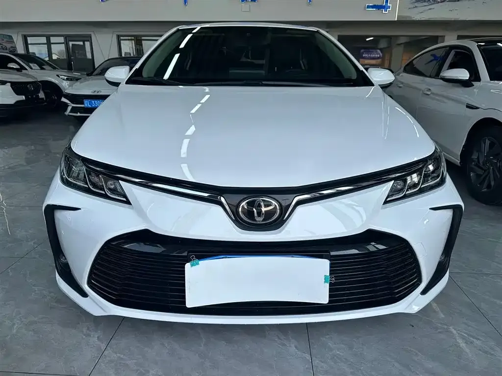 Toyota Corolla — фото 5