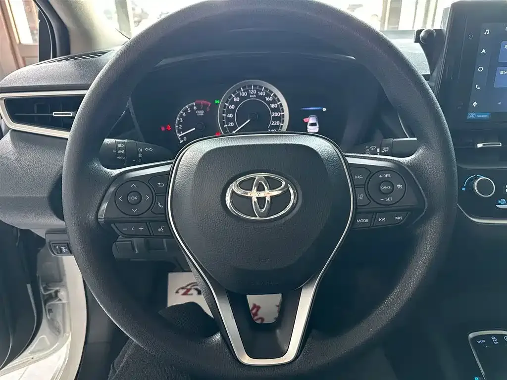 Toyota Corolla — фото 8