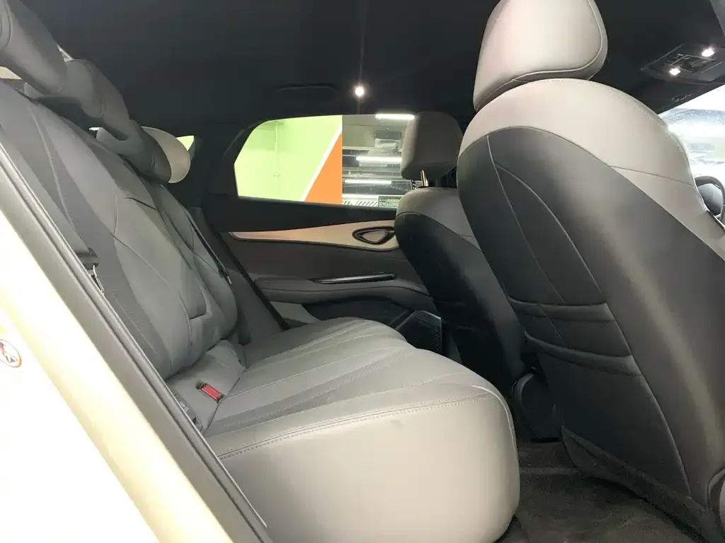 BYD Seal 07 DM-i 2024 из CN, фото 9
