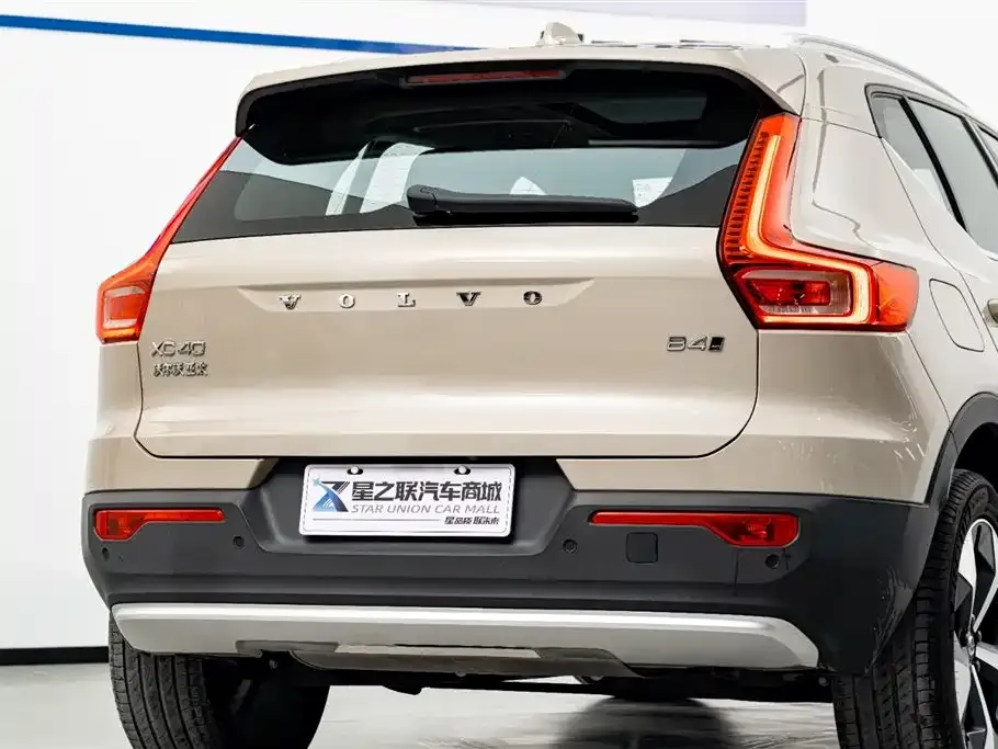 Volvo XC40 — фото 2