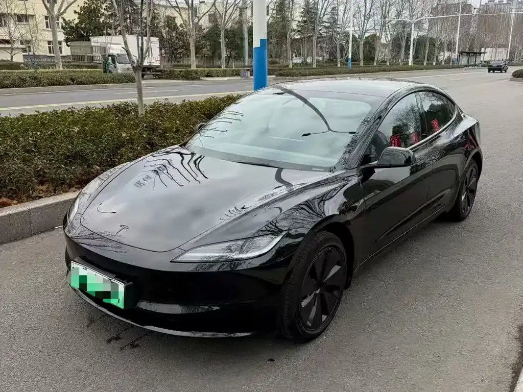 Tesla Model 3 — фото 7