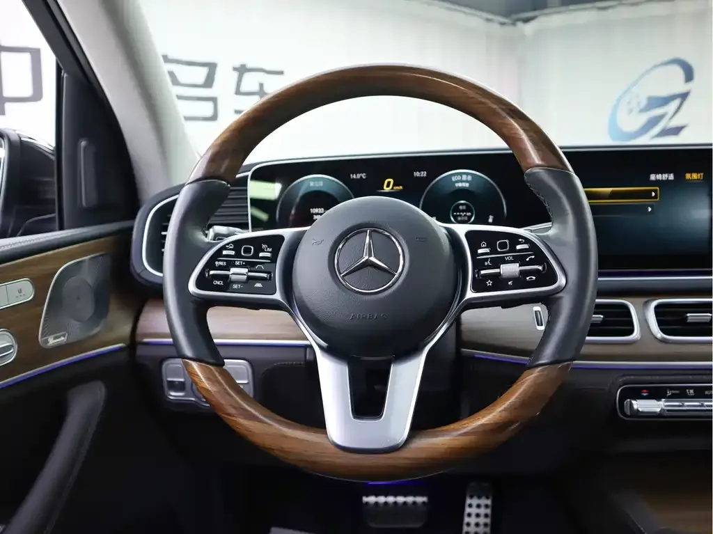 Mercedes-Benz GLS — фото 5