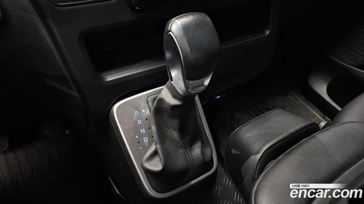Hyundai Staria — фото 2