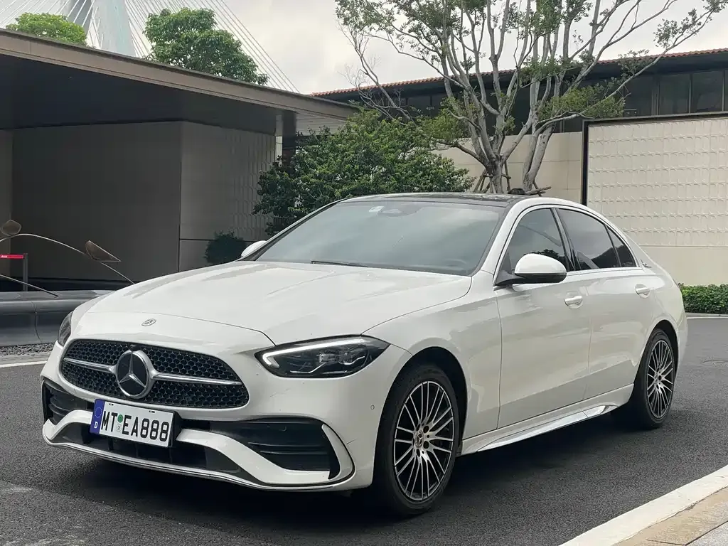Mercedes-Benz C-Class — фото 1