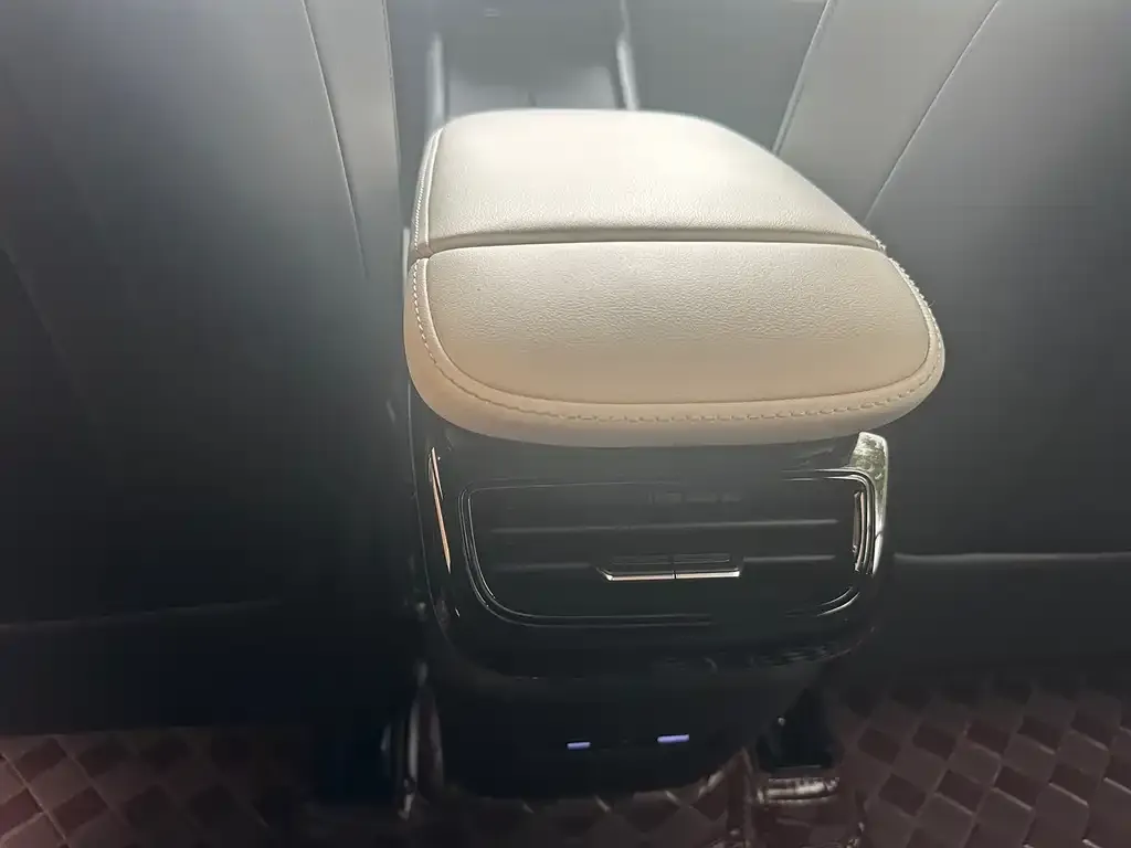 Geely Galaxy L7 2023 из CN, фото 3