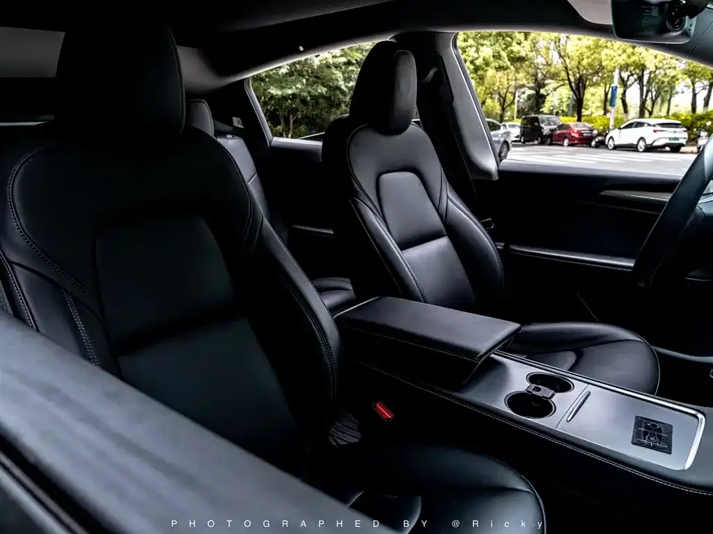 Tesla Model Y — фото 4