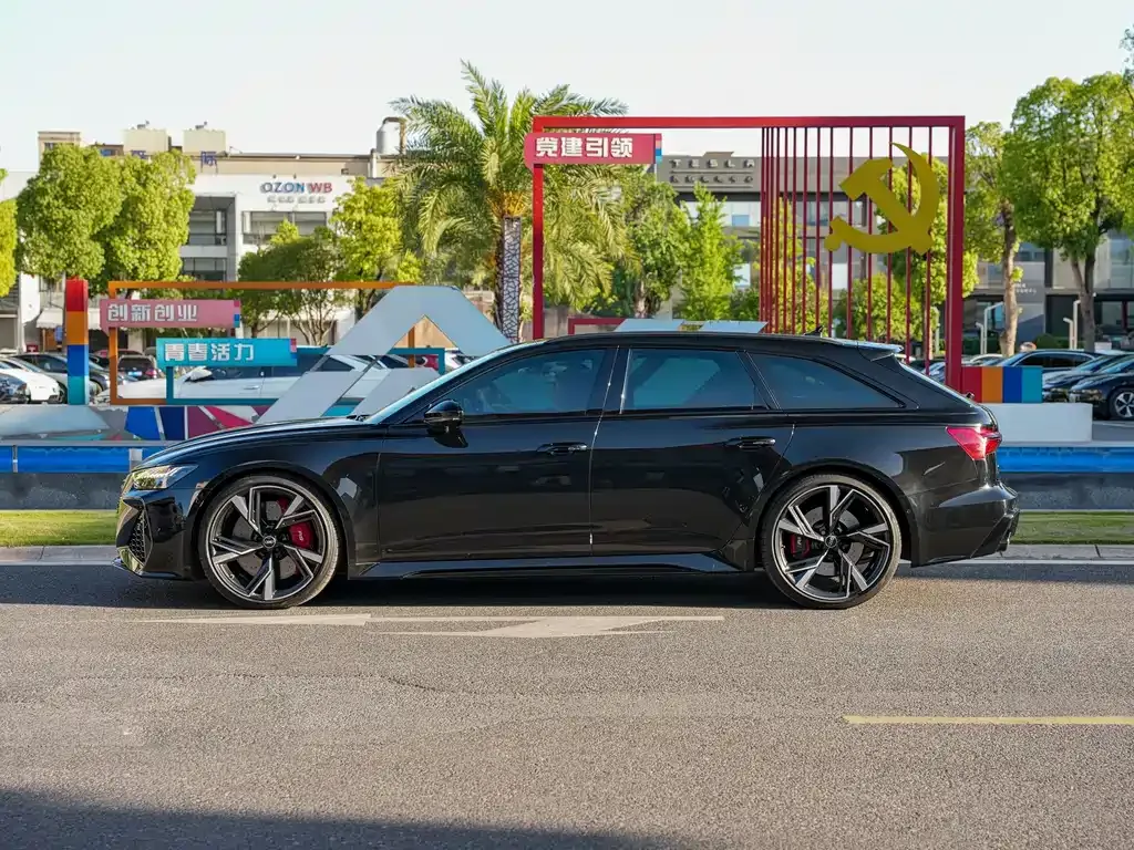 Audi RS 6 2024 из CN, фото 5