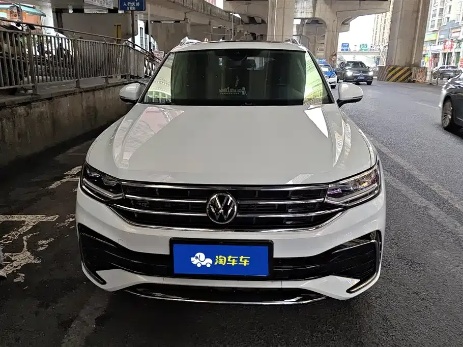 Volkswagen Tiguan L — фото 4