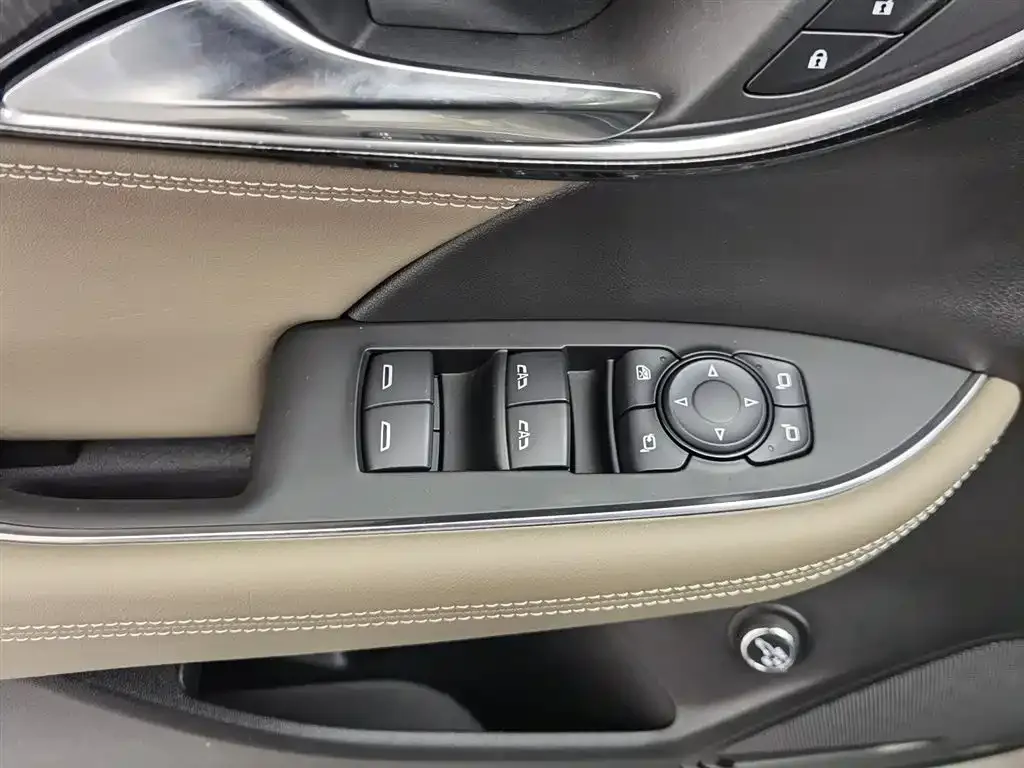 Buick Envision Plus — фото 9