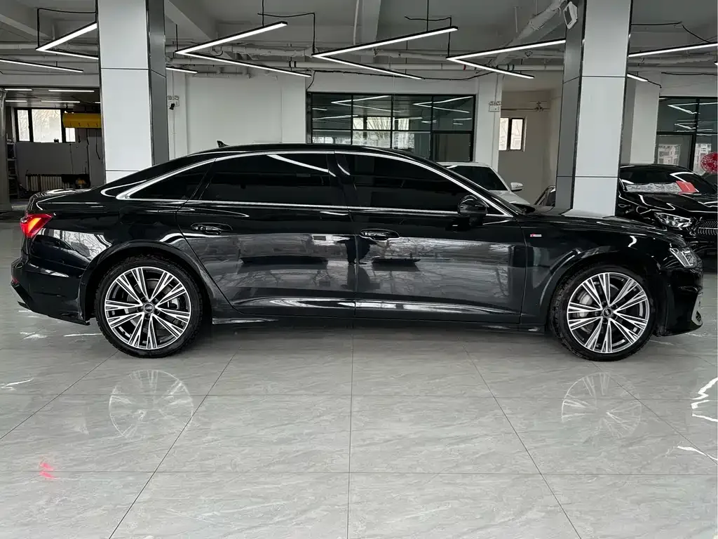 Audi A6L — фото 5