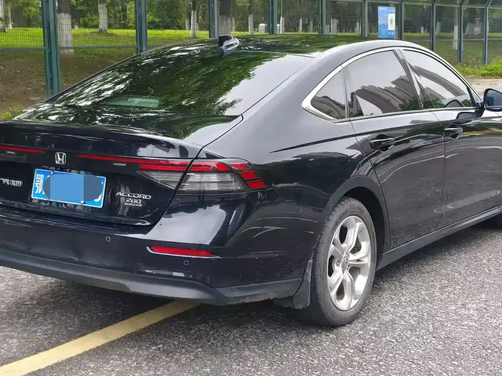 Honda Accord — фото 8