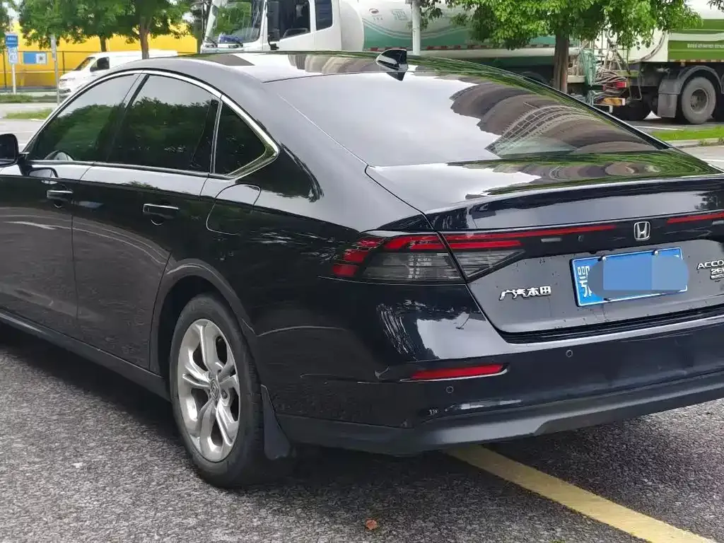 Honda Accord — фото 4
