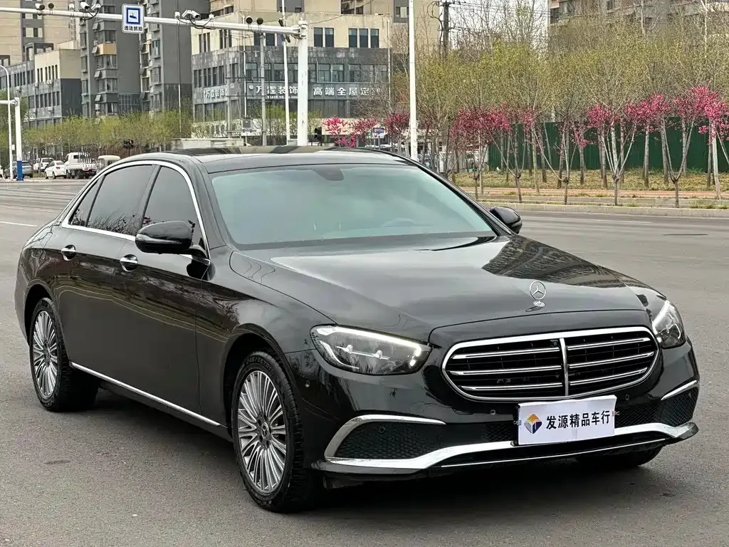 Mercedes-Benz E-Class — фото 10