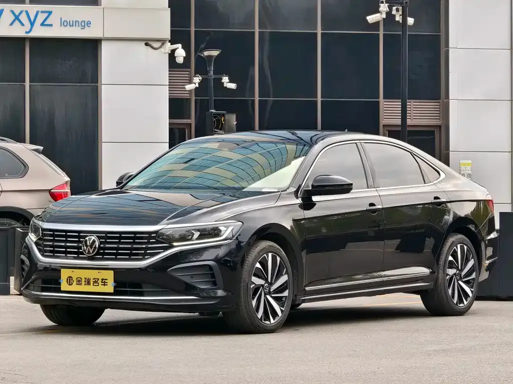 Volkswagen Passat — фото 1