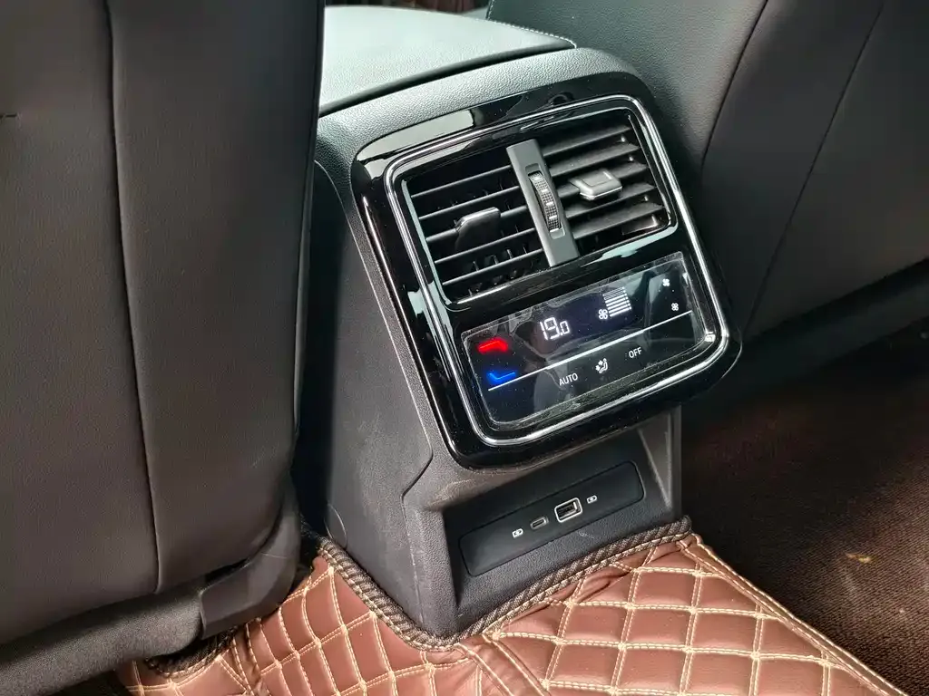 Volkswagen Passat — фото 9