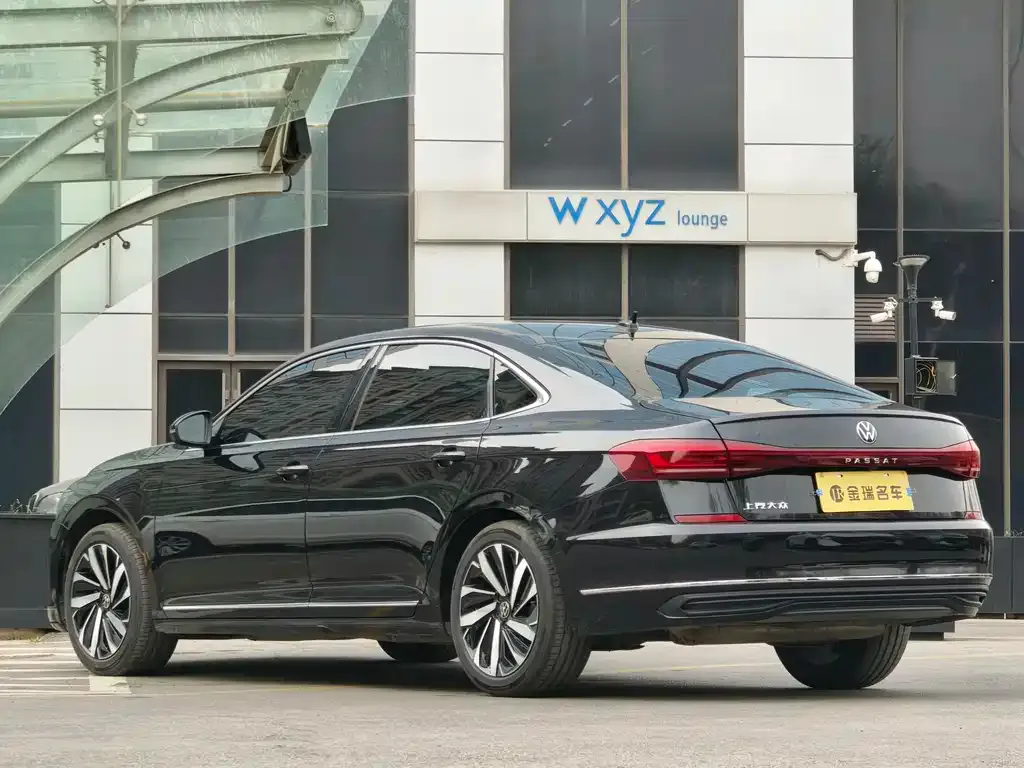 Volkswagen Passat — фото 7