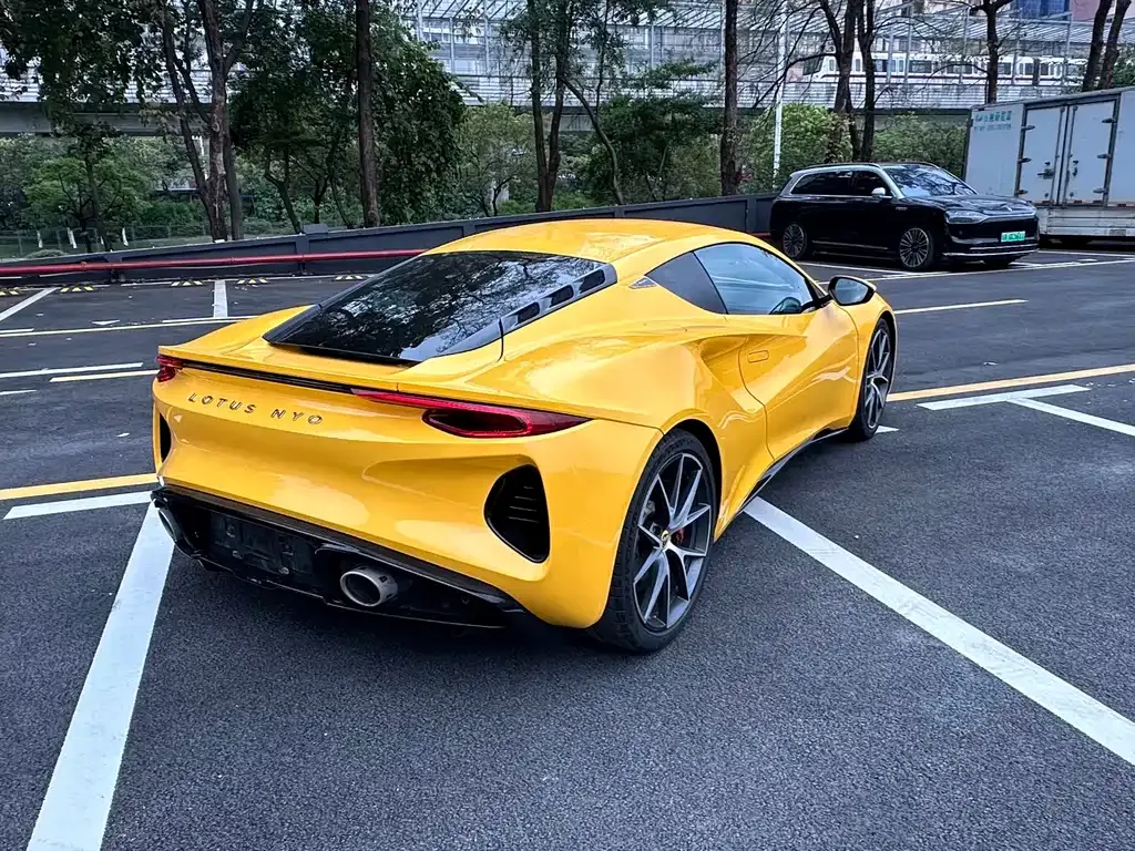 Lotus Emira 2023 из CN, фото 9
