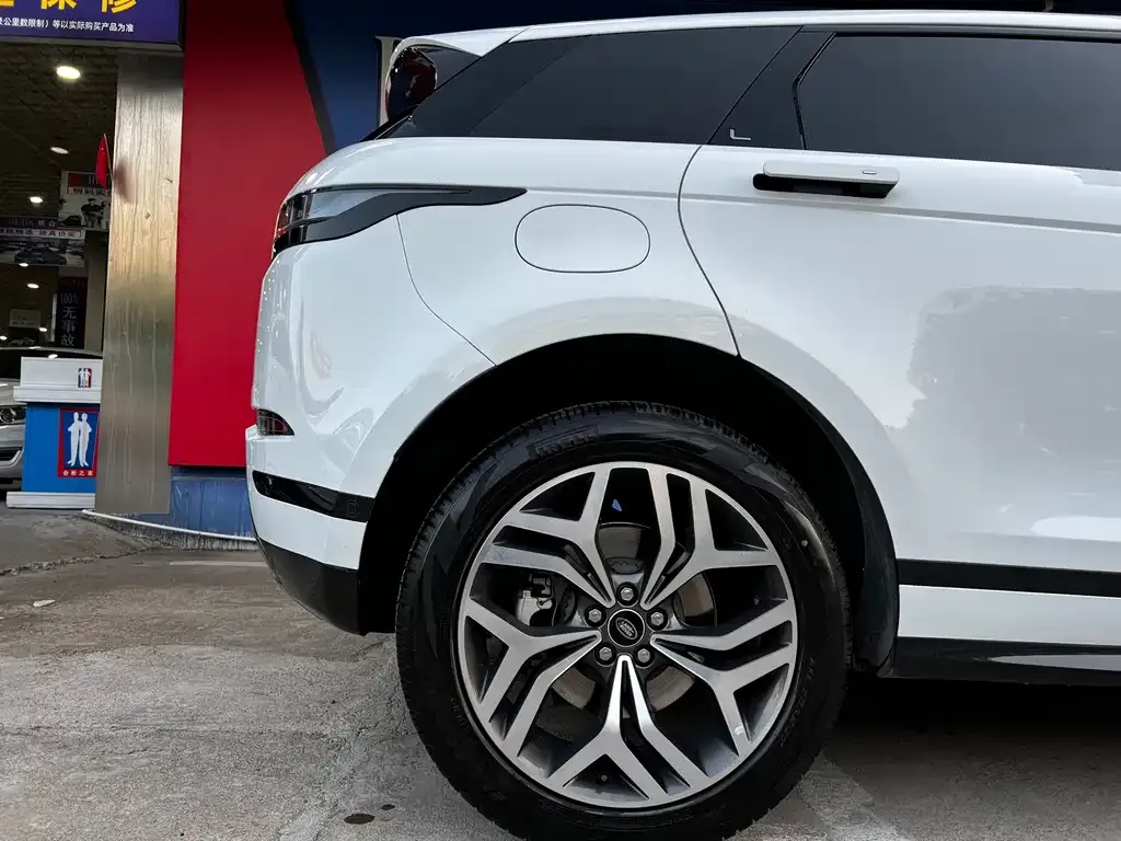 Land Rover Evoque — фото 8