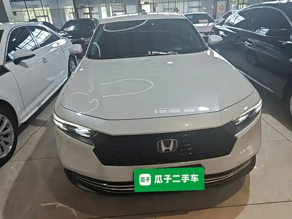 Honda Accord — фото 10
