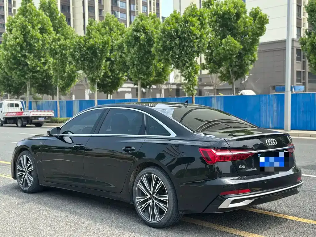 Audi A6L — фото 7