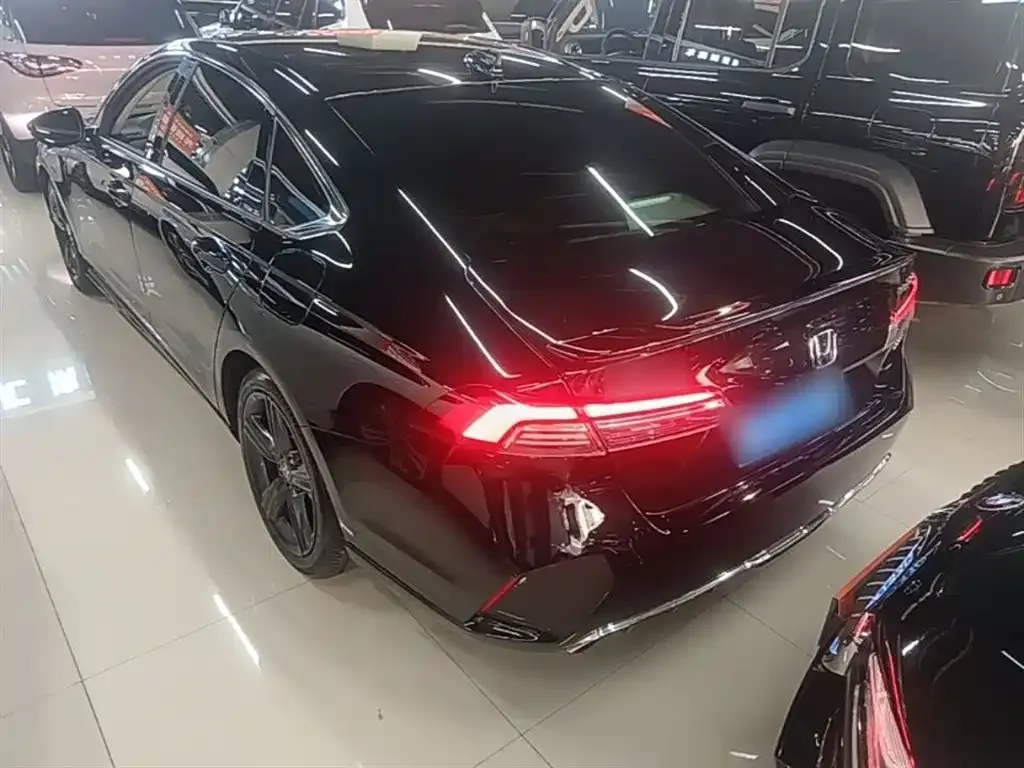 Honda Inspire 2024 из CN, фото 5
