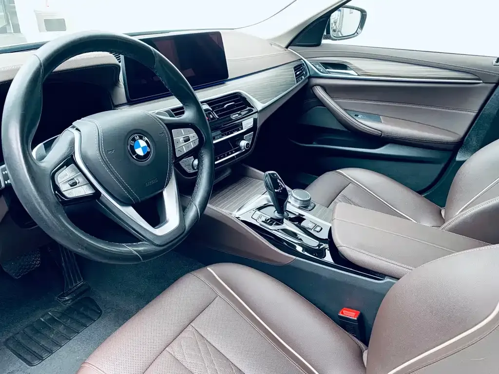 BMW 5 Series — фото 3