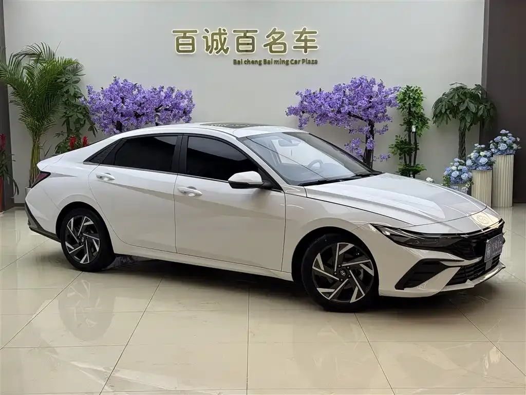 Hyundai Elantra — фото 4