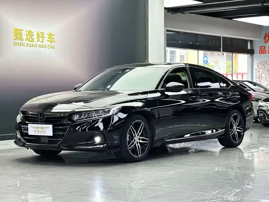 Honda Accord — фото 1