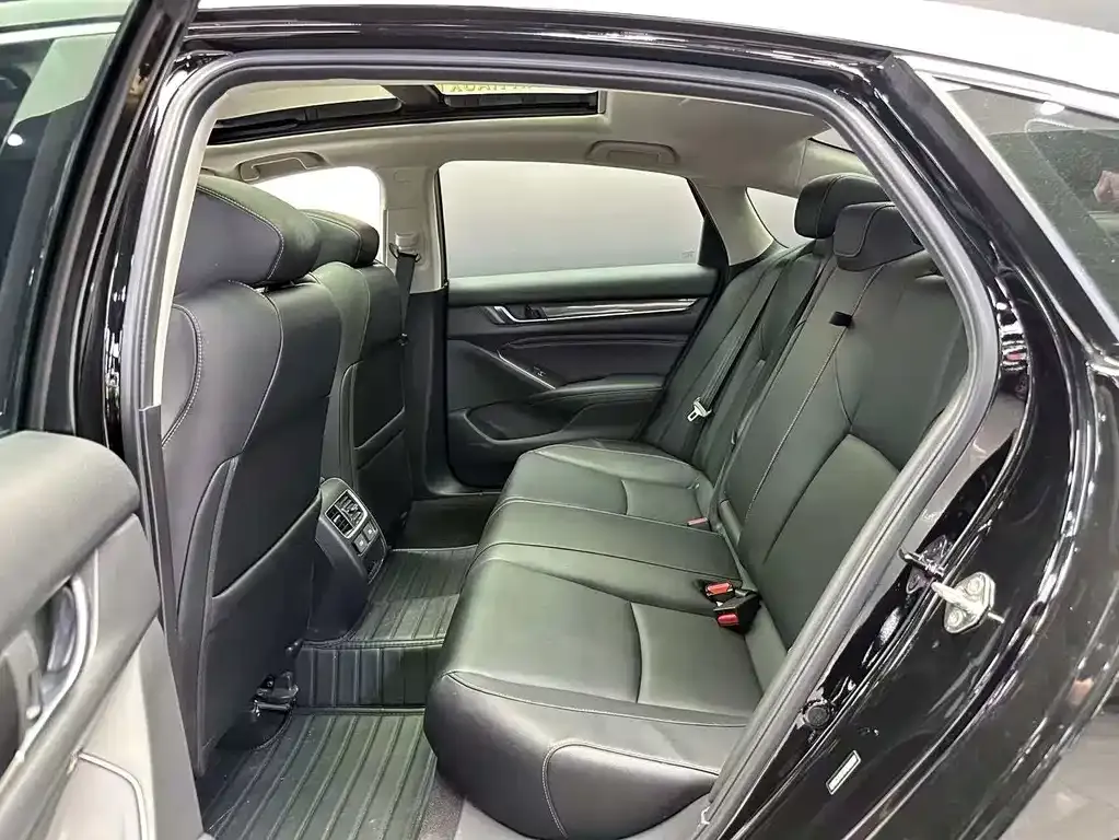 Honda Accord — фото 4