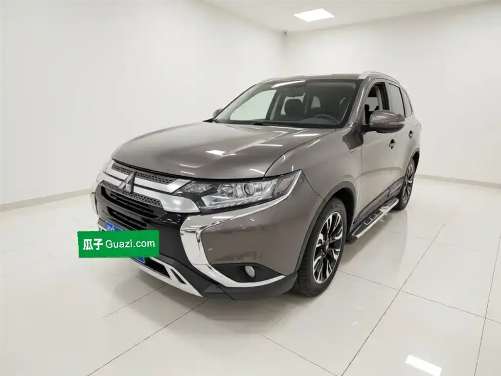 Mitsubishi Outlander — фото 4