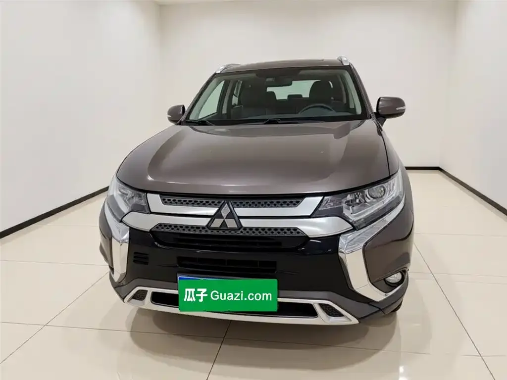 Mitsubishi Outlander — фото 2