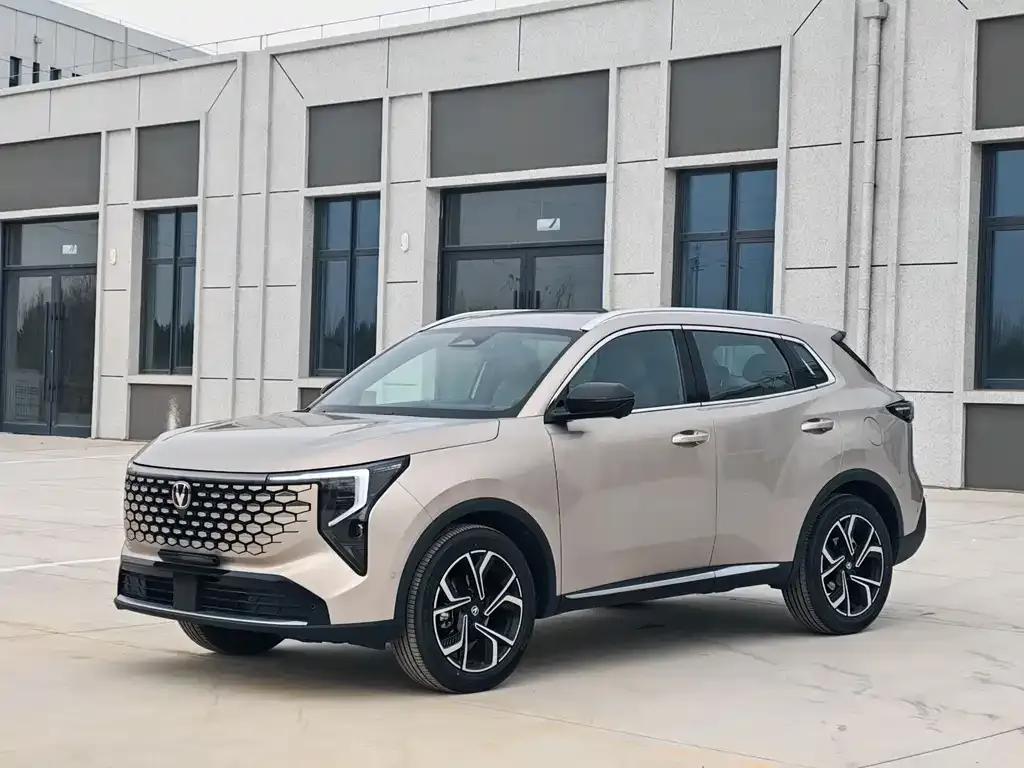 Changan CS55PLUS — фото 1
