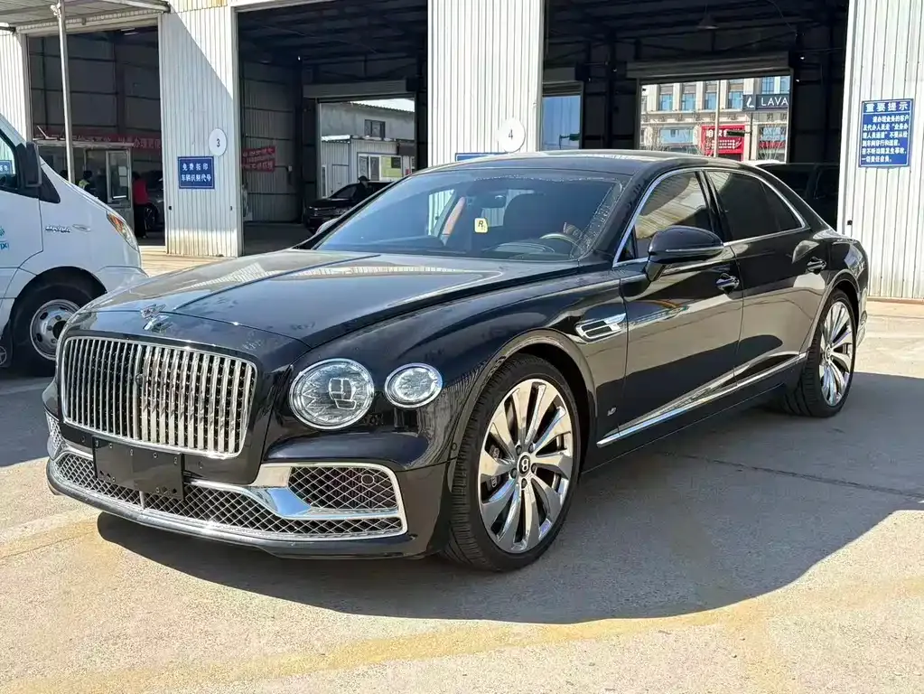 Bentley Flying Spur — фото 1