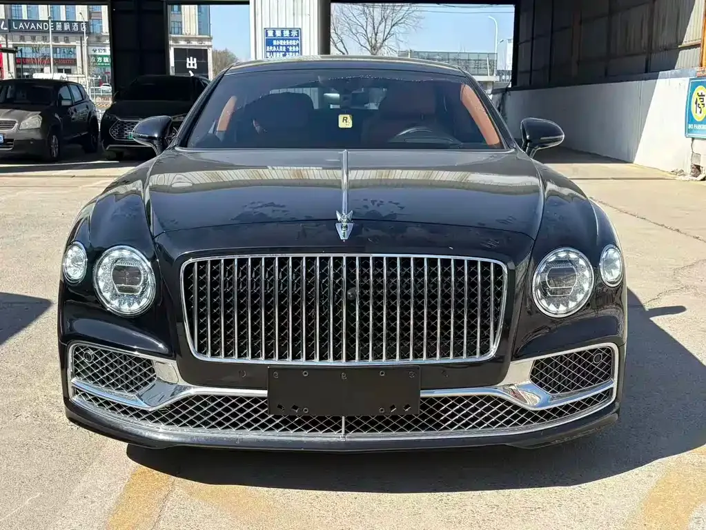Bentley Flying Spur — фото 9