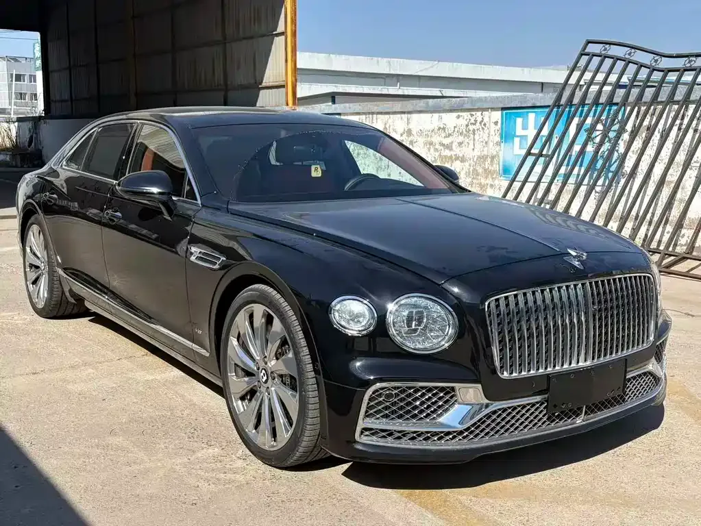 Bentley Flying Spur — фото 10