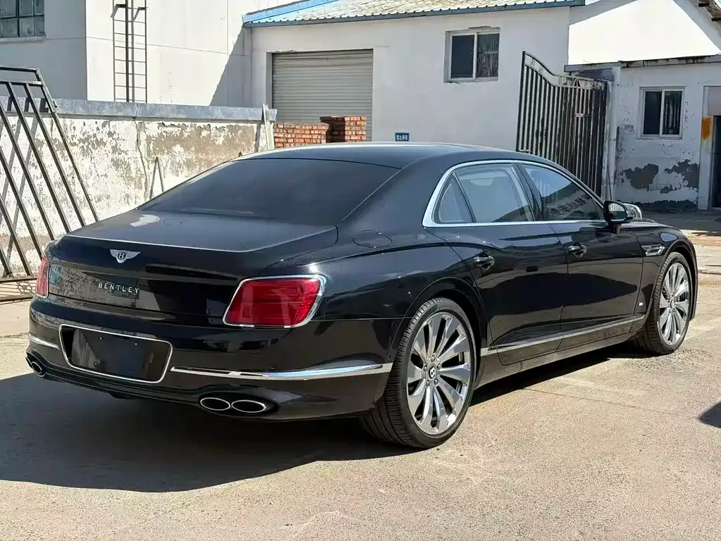 Bentley Flying Spur — фото 5