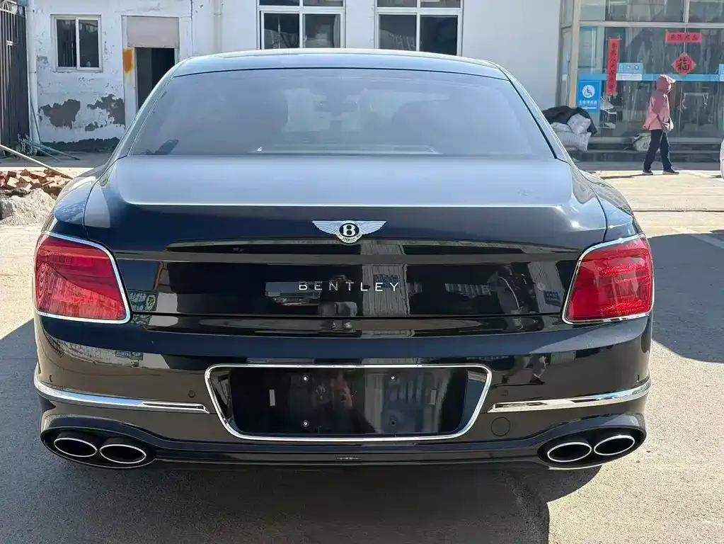 Bentley Flying Spur — фото 6