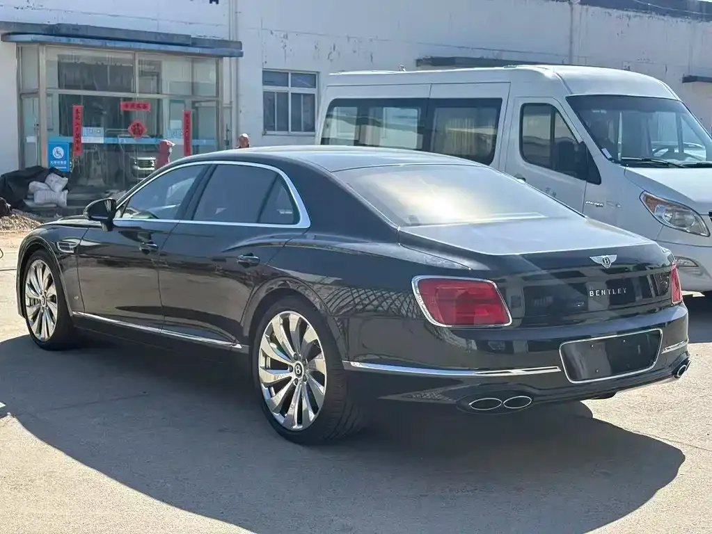 Bentley Flying Spur — фото 7