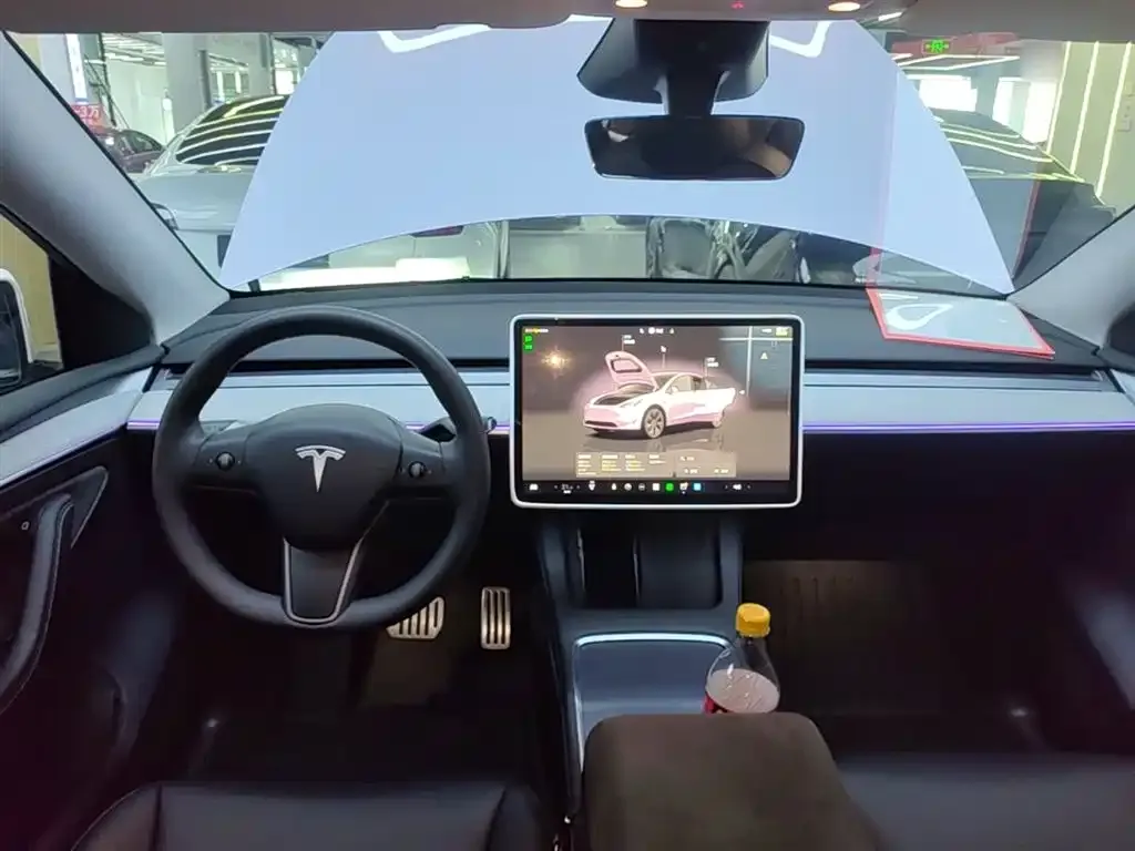 Tesla Model Y — фото 3