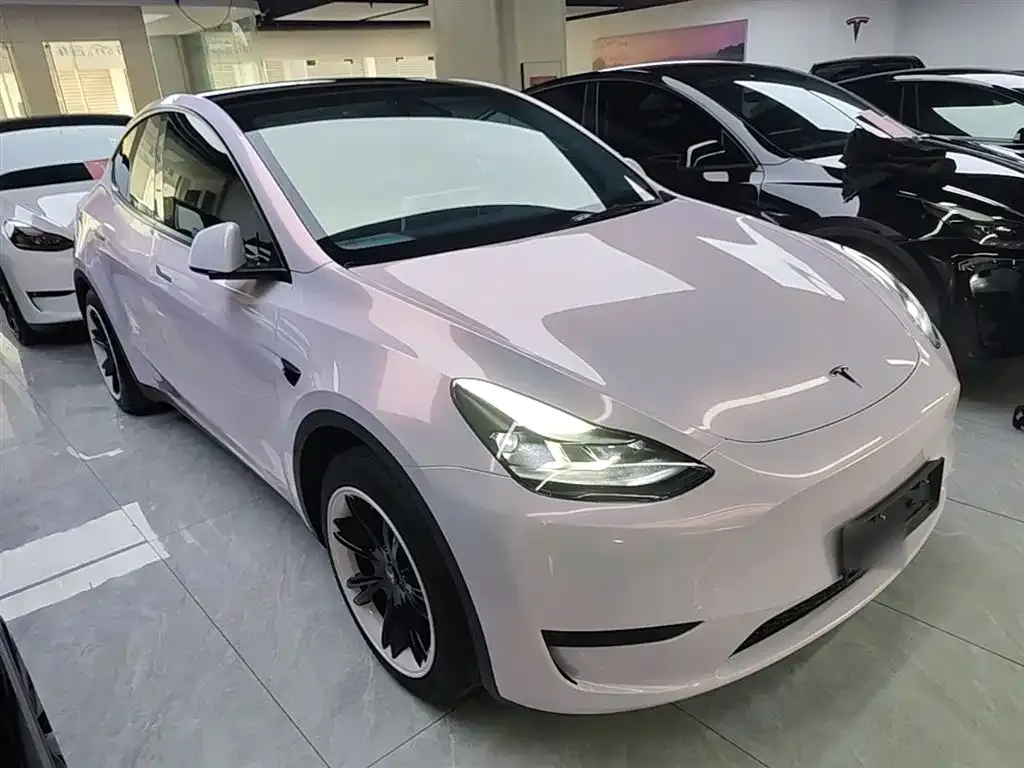 Tesla Model Y — фото 5